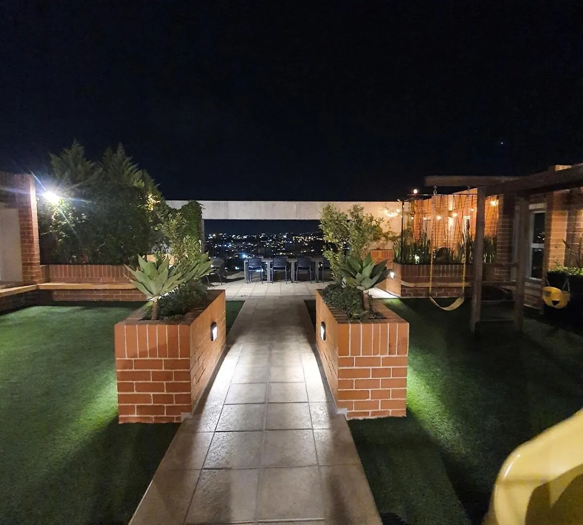 Alojamiento 2 Habitaciones Y Parqueo Guatemala